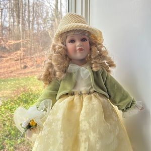 Russ 1999 Victorian Grace Erica Porcelain Doll limited Edition